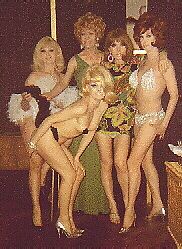 Lealo, Dominique, Holly White, Tobi Marsh 
 front Dolly Van Doll, Berlin, 1968