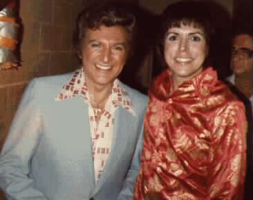 LIBERACE
AT CIRCLE STAR THEATRE