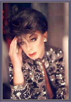 Ron Raymond 
 as Judy Garland