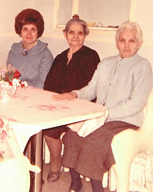 Tila, Mara, Consuelo